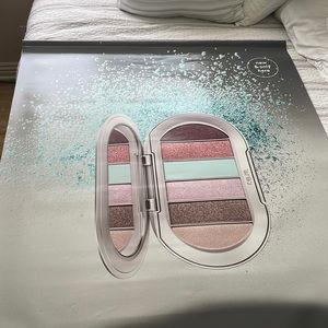 REM beauty window banner
